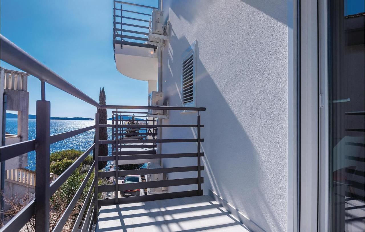 Cozy Apartment In Brodarica With Wifi Экстерьер фото