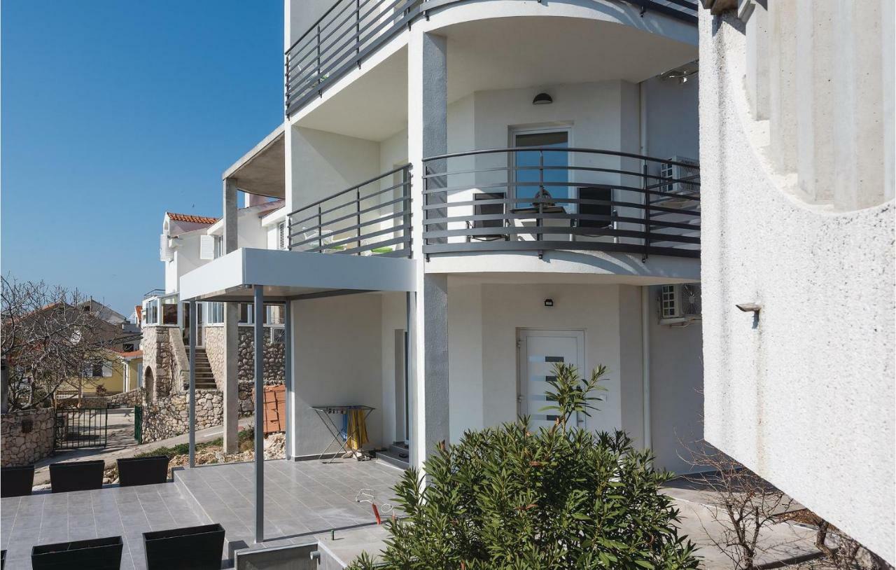 Cozy Apartment In Brodarica With Wifi Экстерьер фото